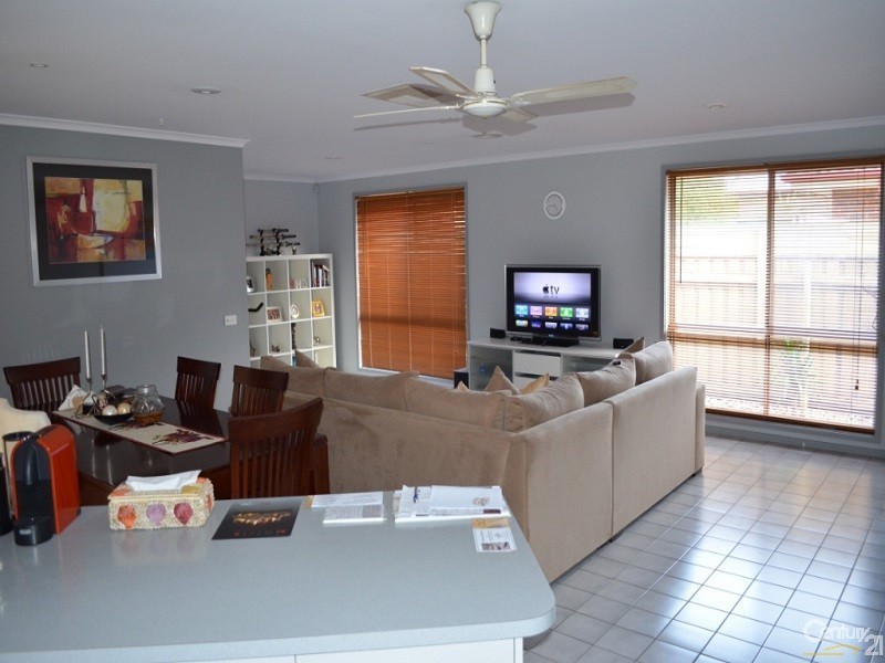 36 Cobblestone Avenue, Narre Warren South VIC 3805