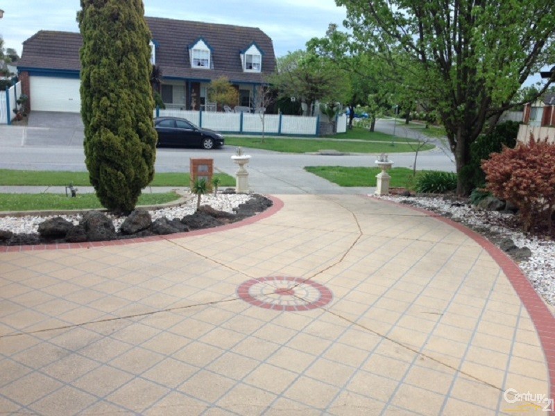 36 Cobblestone Avenue, Narre Warren South VIC 3805