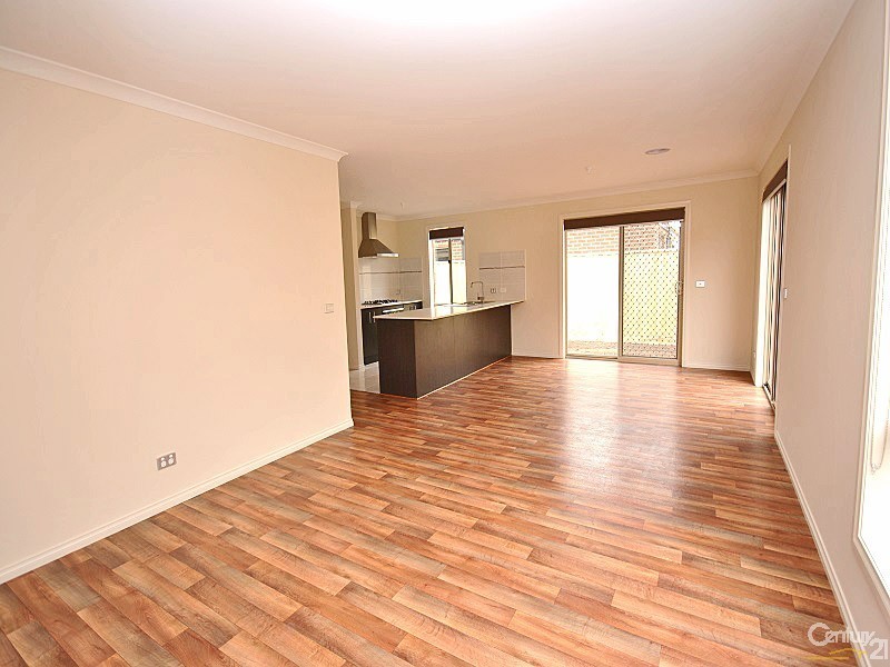 13 Longmeadow Road, Officer VIC 3809