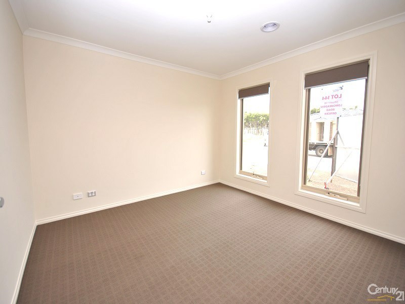 13 Longmeadow Road, Officer VIC 3809