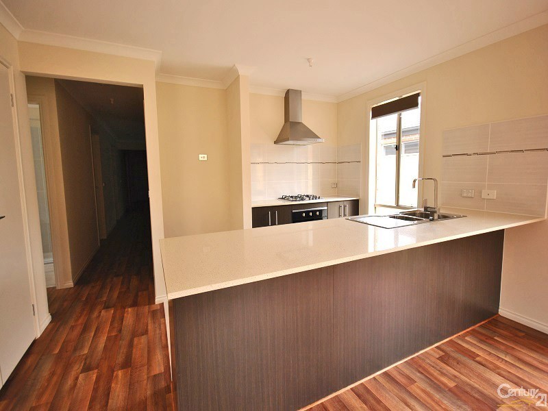 13 Longmeadow Road, Officer VIC 3809