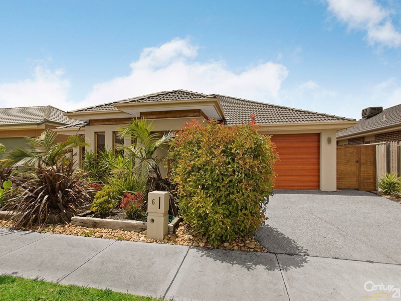 6 Grassland Crescent, Officer VIC 3809