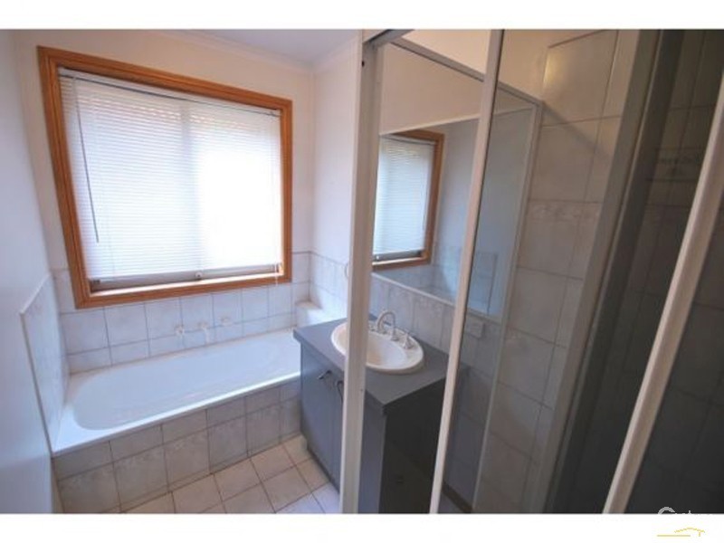 55  Lawless Drive, Cranbourne North VIC 3977