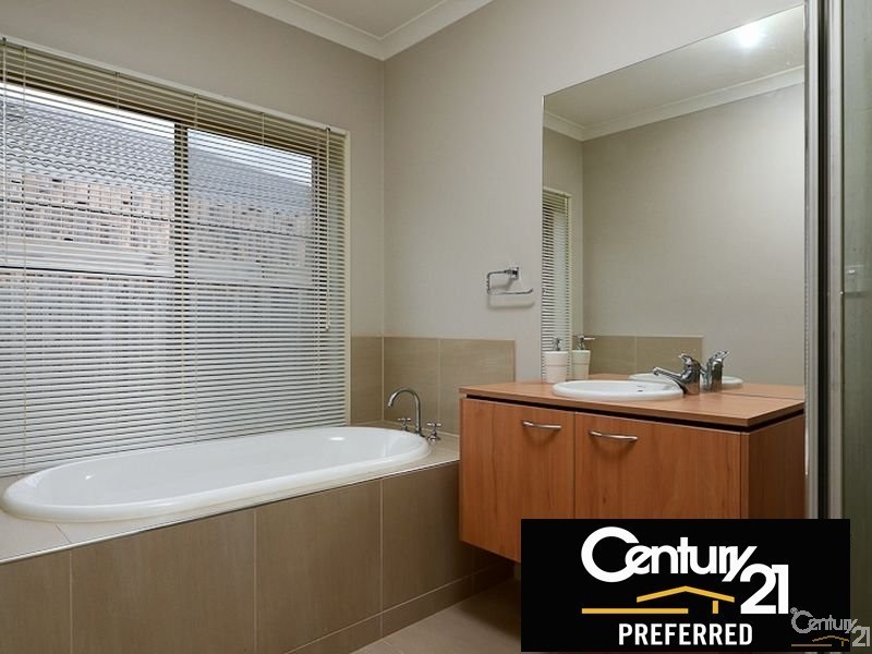 31 Saul Avenue, Berwick VIC 3806