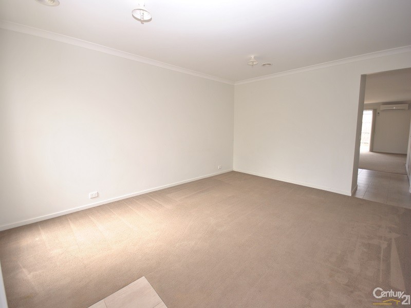 60  Kosta Boda Boulevard, Pakenham VIC 3810