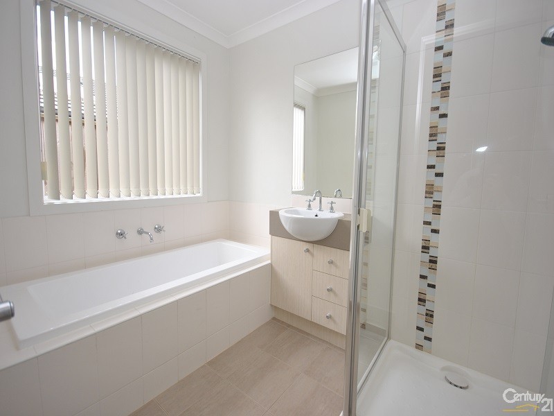 60  Kosta Boda Boulevard, Pakenham VIC 3810