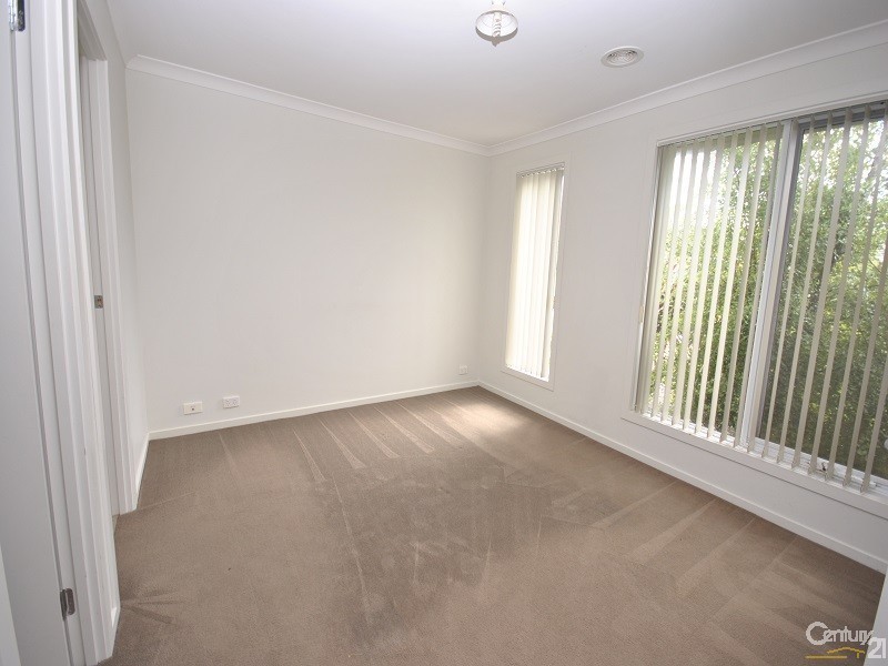 60  Kosta Boda Boulevard, Pakenham VIC 3810