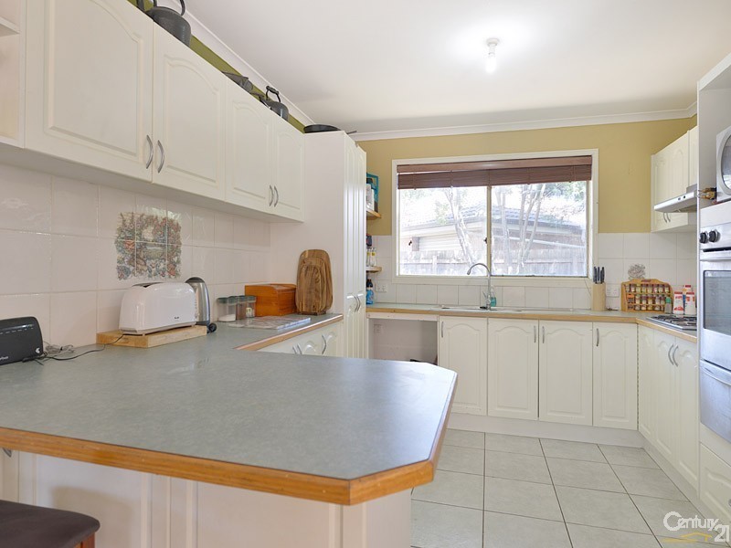 4 Jacqueline Place, Pakenham VIC 3810