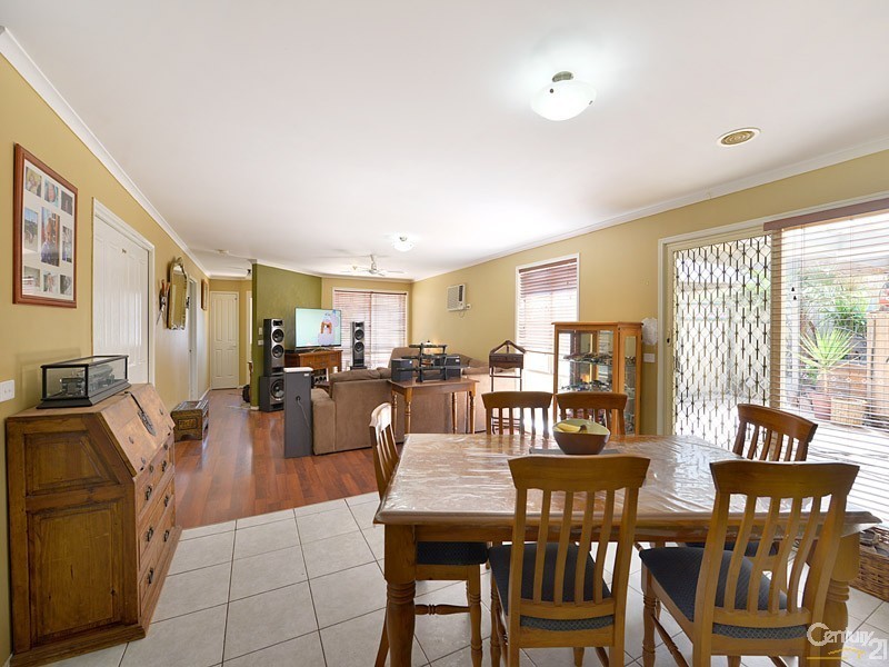 4 Jacqueline Place, Pakenham VIC 3810