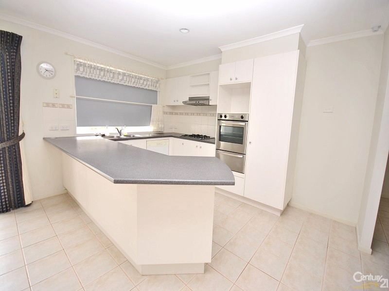 9 Mowbray Court, Berwick VIC 3806