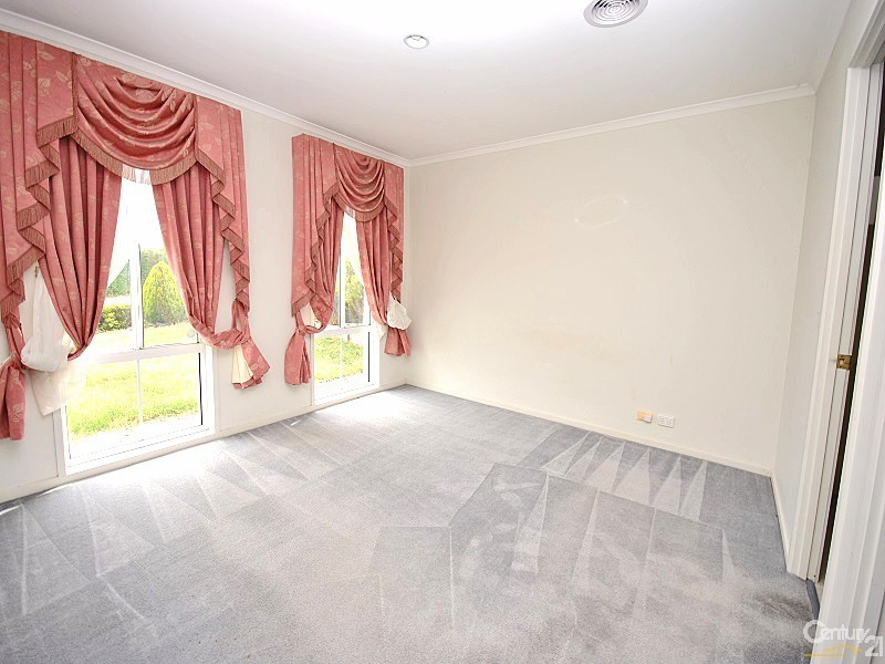 9 Mowbray Court, Berwick VIC 3806