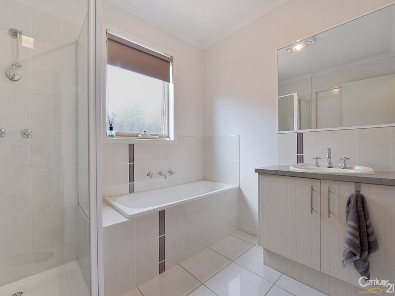 5/54-58 Pommel Street, Pakenham VIC 3810