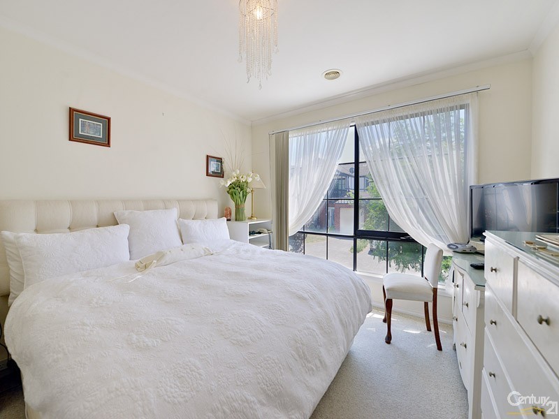 11/40-44 Warrawong Drive, Berwick VIC 3806