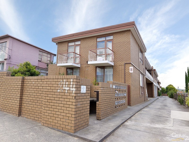 9/6 McFarlane Crescent, Dandenong VIC 3175