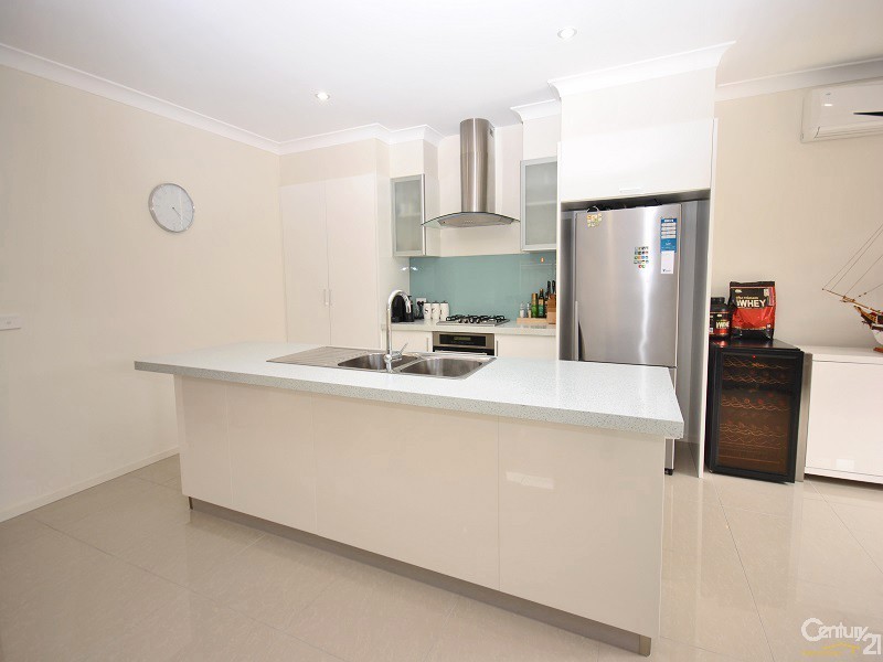 31 Paxford Drive, Cranbourne North VIC 3977