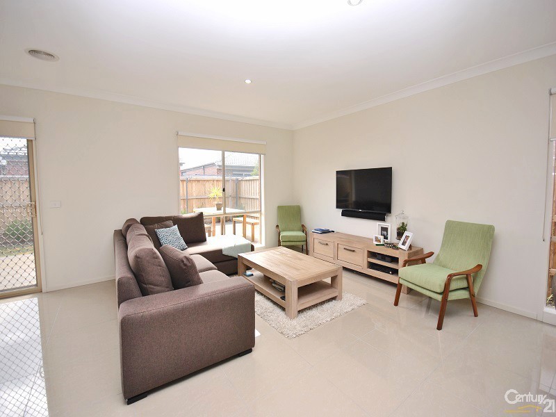 31 Paxford Drive, Cranbourne North VIC 3977