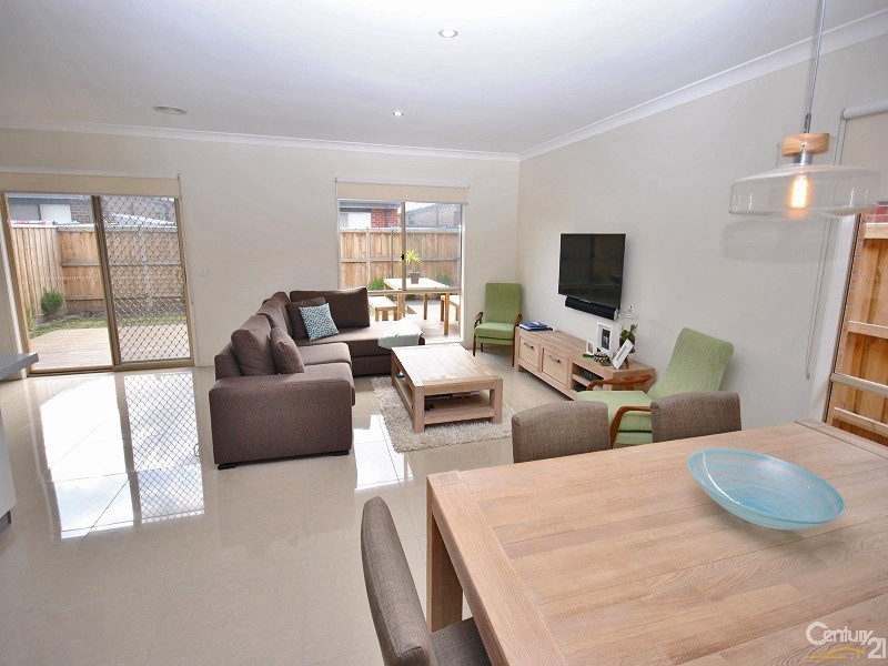 31 Paxford Drive, Cranbourne North VIC 3977