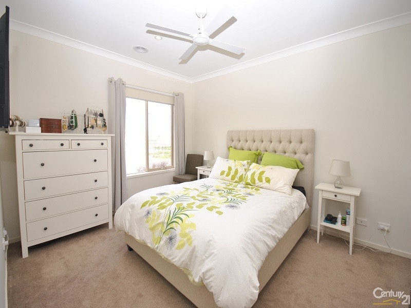 31 Paxford Drive, Cranbourne North VIC 3977