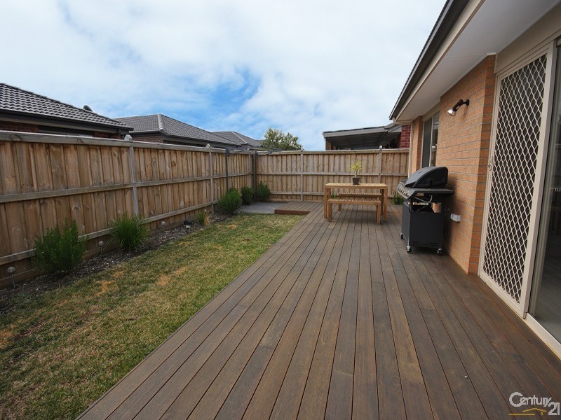 31 Paxford Drive, Cranbourne North VIC 3977
