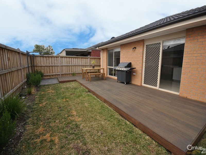 31 Paxford Drive, Cranbourne North VIC 3977