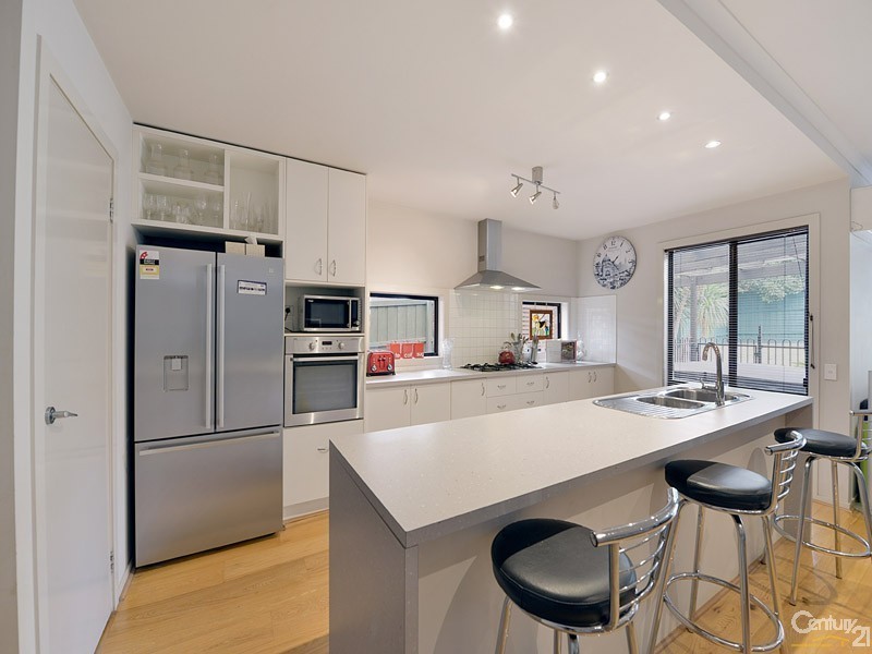 22 Bridgewater Boulevard, Berwick VIC 3806