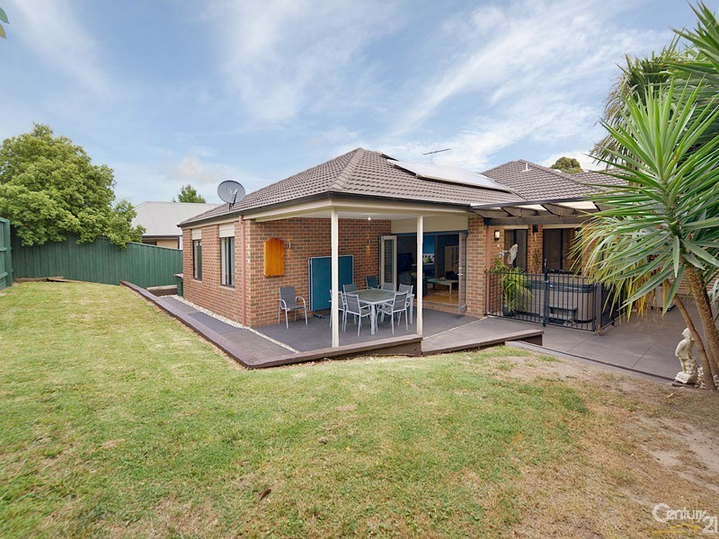 22 Bridgewater Boulevard, Berwick VIC 3806