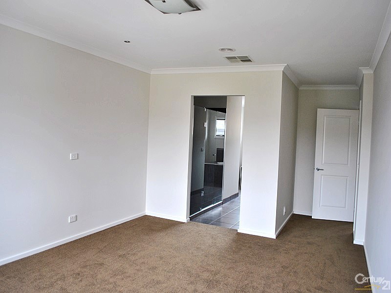 26 Bushlark Court, Berwick VIC 3806