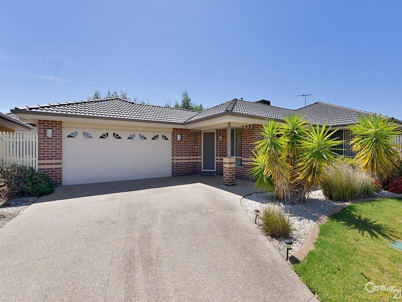 5  Calliandra Court, Berwick VIC 3806