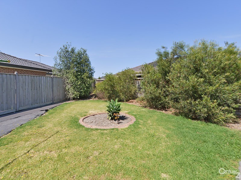 5  Calliandra Court, Berwick VIC 3806