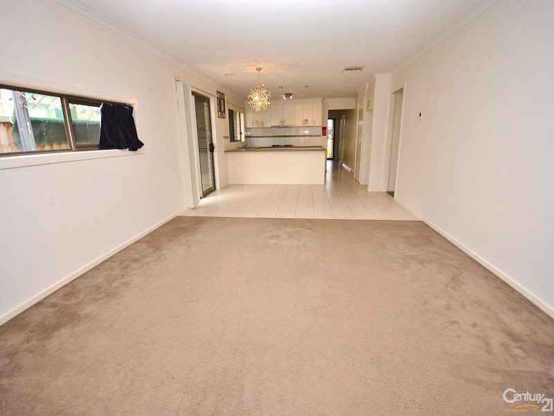 5 Bianca Crescent, Cranbourne North VIC 3977