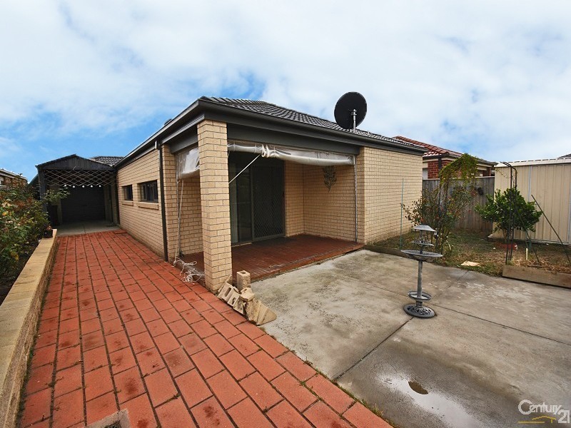 5 Bianca Crescent, Cranbourne North VIC 3977
