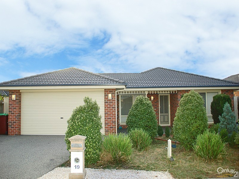 19 Dempster Way, Berwick VIC 3806