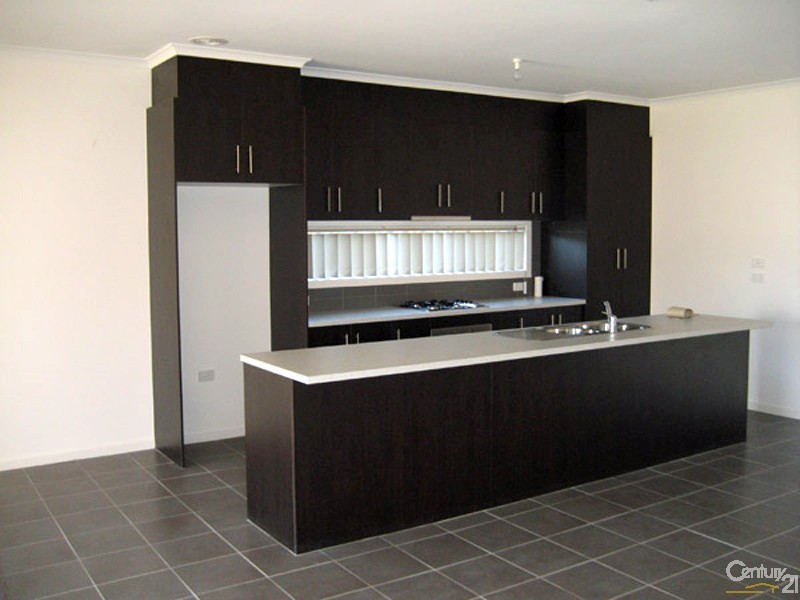 3/7  Roseville Court, Berwick VIC 3806