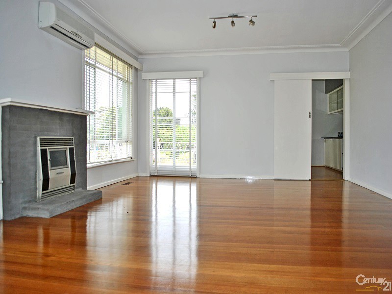 2 Crawley Road, Narre Warren North VIC 3804