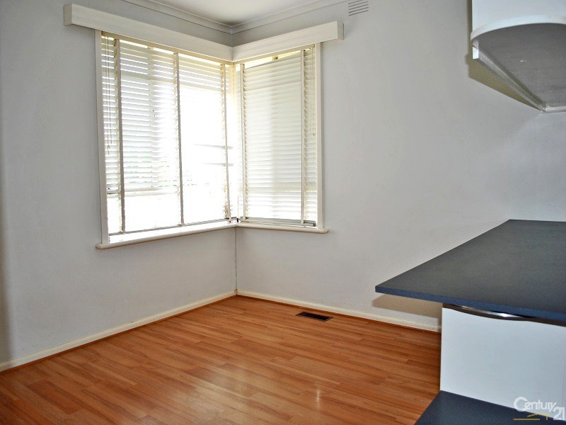 2 Crawley Road, Narre Warren North VIC 3804