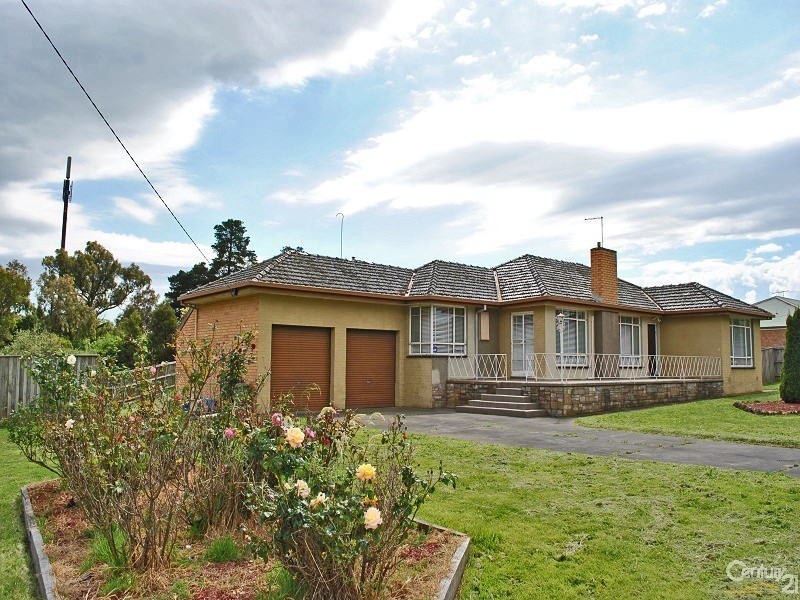 2 Crawley Road, Narre Warren North VIC 3804