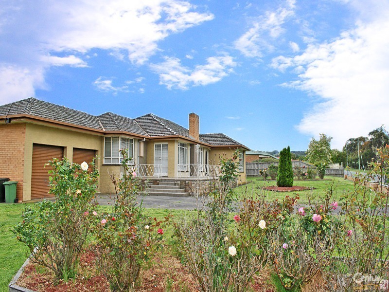 2 Crawley Road, Narre Warren North VIC 3804