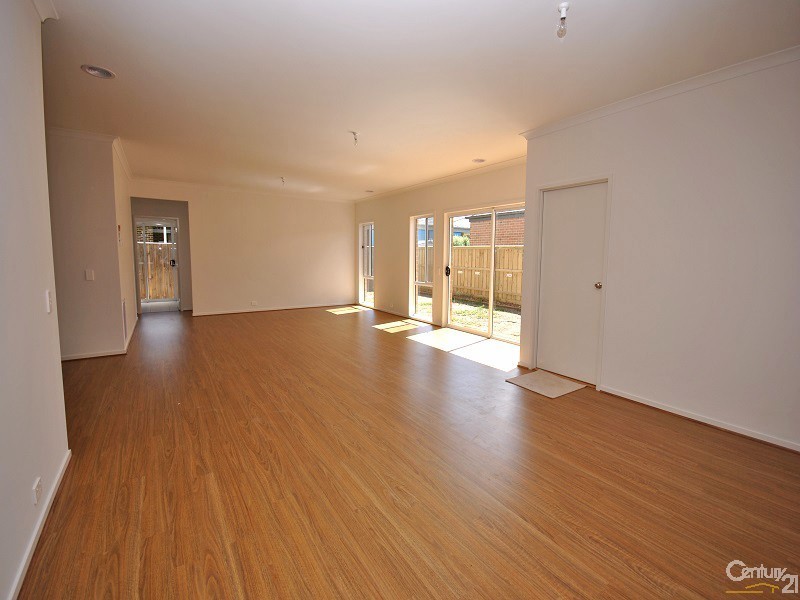 13 Officedale Road, Officer VIC 3809