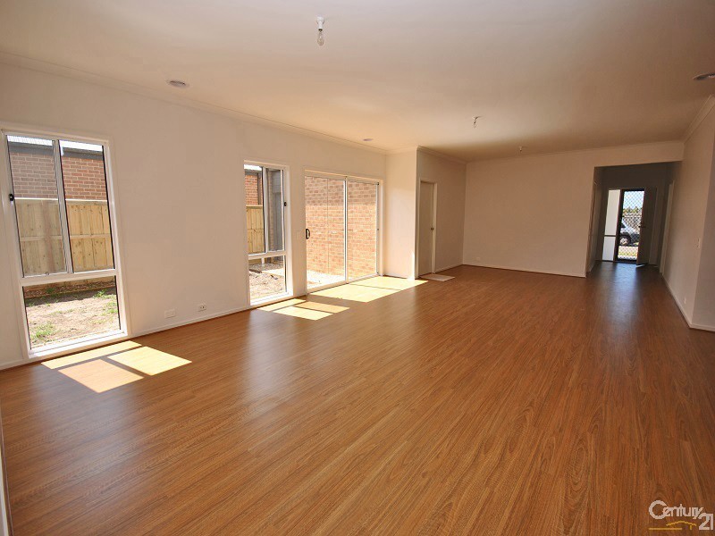 13 Officedale Road, Officer VIC 3809