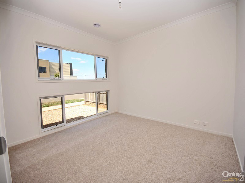 13 Officedale Road, Officer VIC 3809