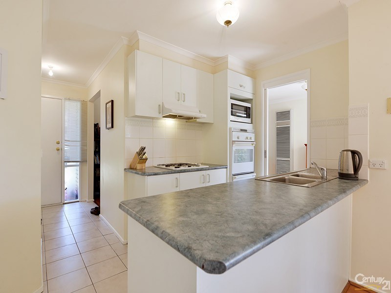 8  Finbar Court, Narre Warren South VIC 3805