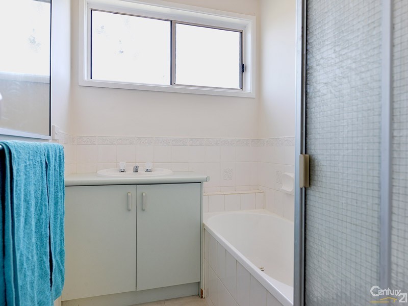 8  Finbar Court, Narre Warren South VIC 3805