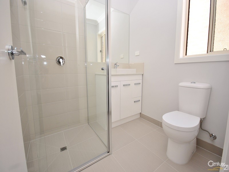 24 Serene Way, Clyde North VIC 3978