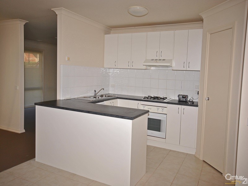 10/133 Bemersyde Drive, Berwick VIC 3806