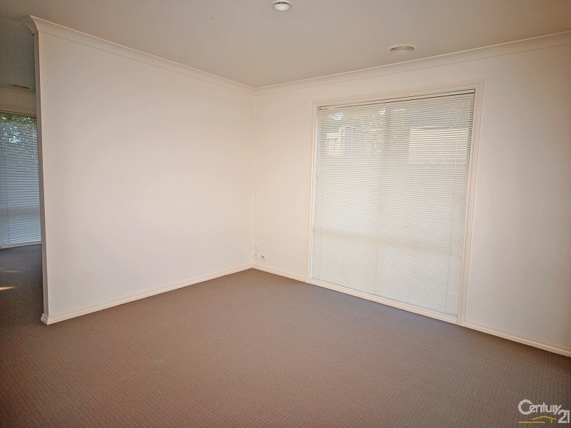 10/133 Bemersyde Drive, Berwick VIC 3806