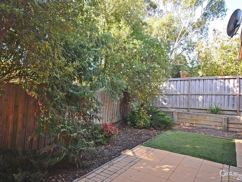 10/133 Bemersyde Drive, Berwick VIC 3806