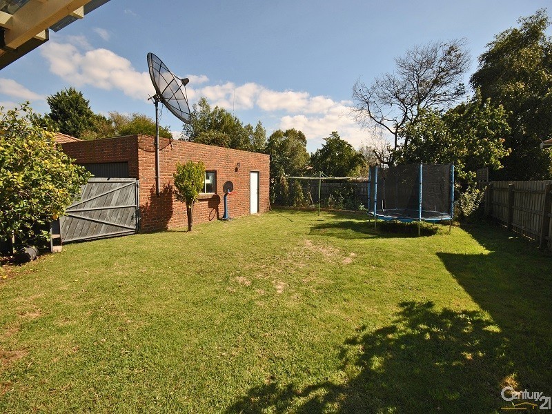18 Harwood Court, Berwick VIC 3806
