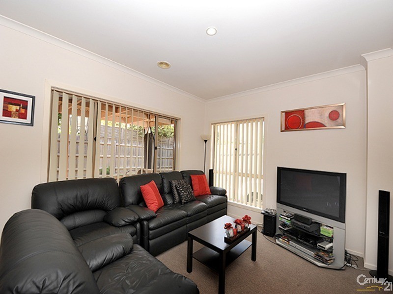 6/101 Golf Links Road, Berwick VIC 3806