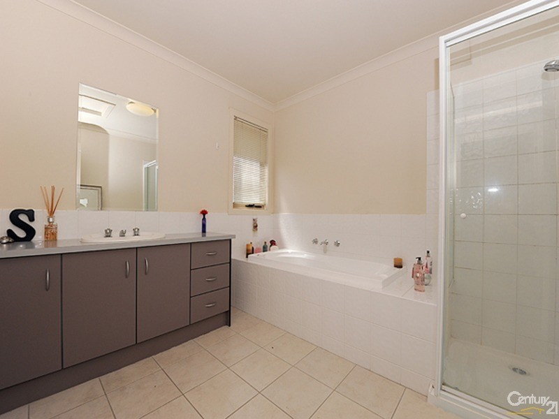 6/101 Golf Links Road, Berwick VIC 3806