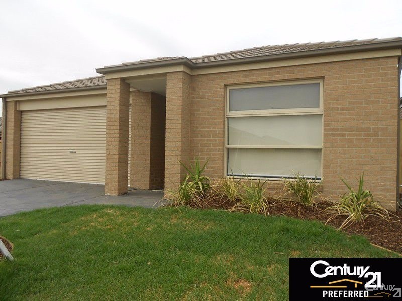 54 Linden Tree Way, Cranbourne North VIC 3977
